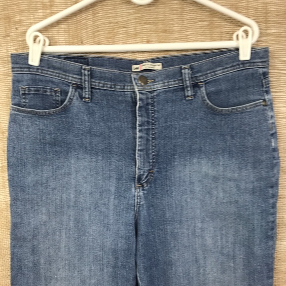 Lee Classic Fit At The Waist Straight Leg Jeans - Picture 2 of 6